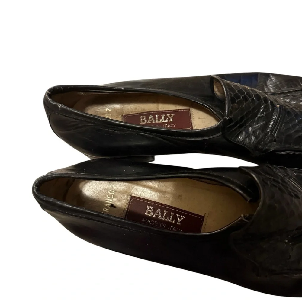 Vintage Bally Glossy Black Patterned Loafers
